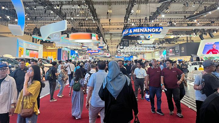 giias-menjadi-oasis-di-tengah-kelesuan-industri-otomotif