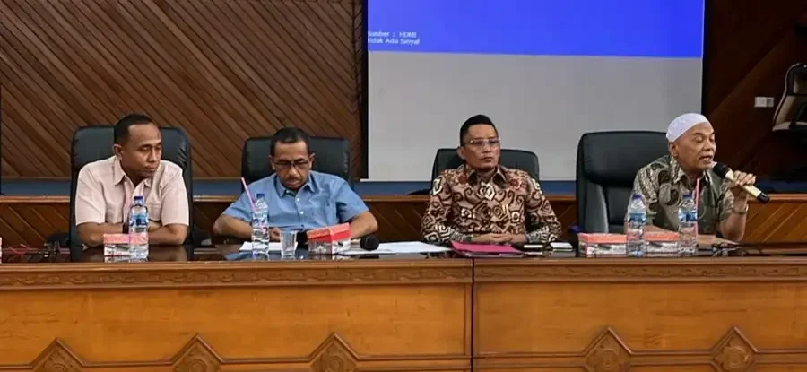 rakor-kegiatan-revitalisasi,-kadisdik-sumbar-h-barlius-tegaskan,-jangan-pikir-macam-macam-laksanakan-sesuai-aturan.