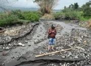 Batang Kasiak Mendangkal, Banjir Ancam Warga Caking Agam