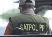 Satpol PP Amankan Seorang Pemuda Diduga Pungli di CFD Padang