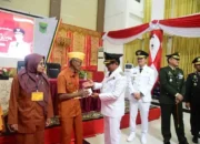 Bupati Jhon Kenedy Santuni Veteran, Kenang Jasa di HUT RI