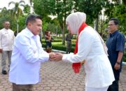 Agam Terima Alsintan, Cindy Monica Dorong Pertanian Maju