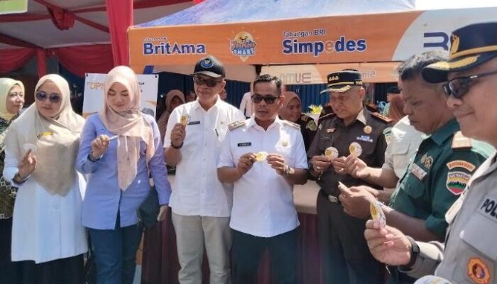 Bantu Masyarakat, Kejari Pessel Gelar Bazar Pangan Murah