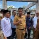 tinjau-pasar-payakumbuh,-vasko-ruseimy-salurkan-bantuan-rp1-miliar-untuk-pedagang