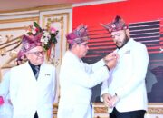 Wali Kota Padang Raih Lencana Jasa Pratama dari PMI