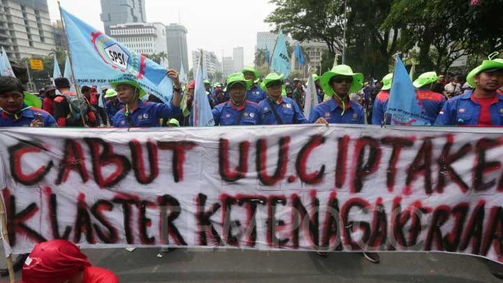 konfederasi-buruh-desak-pemerintah-hapus-outsourcing-di-ruu-ketenagakerjaan