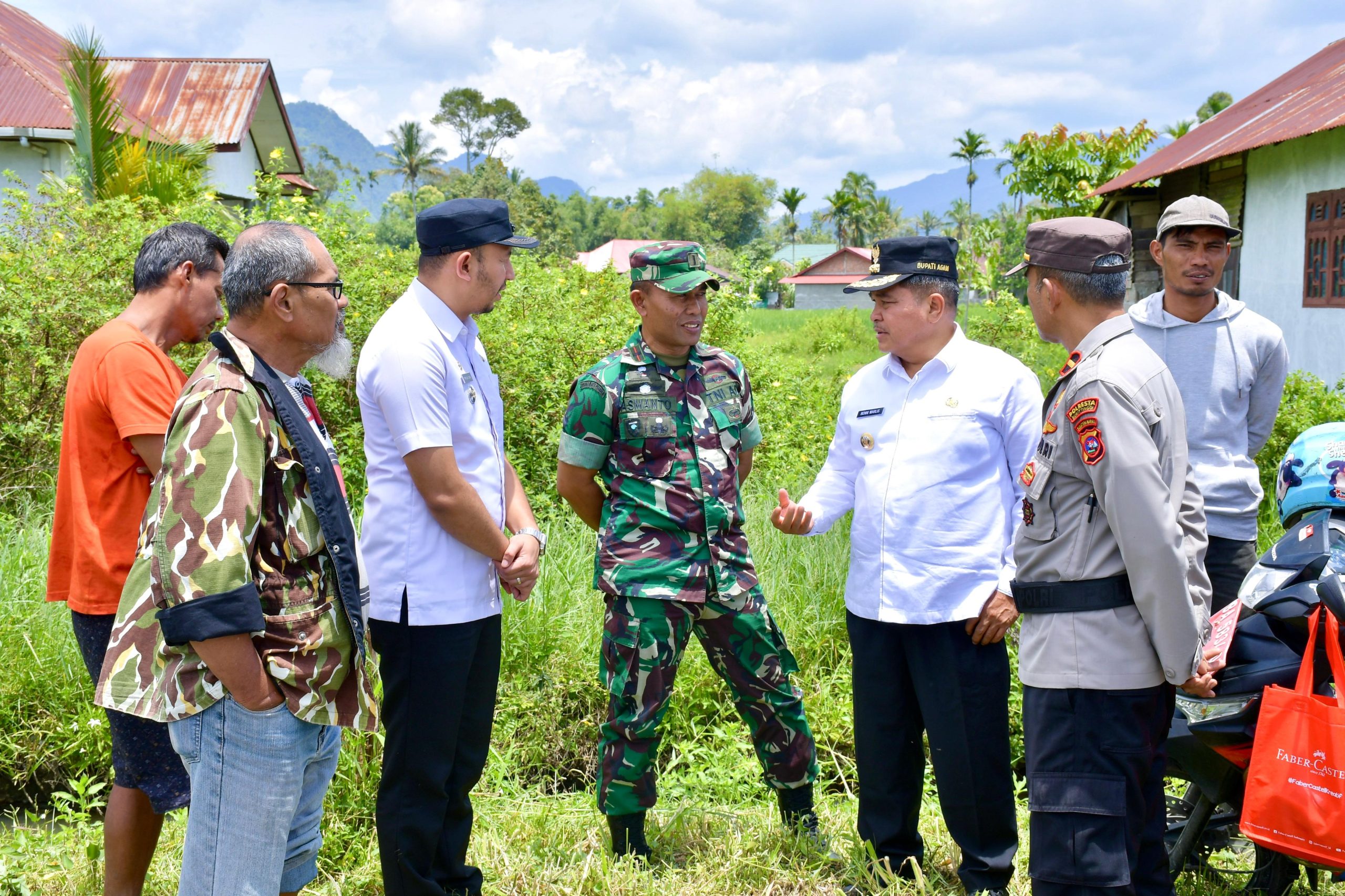 bupati-agam-tinjau-lahan-20-tahun-tidak-produktif-di-jorong-pulai,-nagari-magek