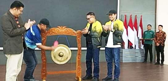 kejurnas-tenis-senior-tdp-piala-kapolda-sumbar-2025-resmi-ditabuh,-libatkan-ratusan-petenis