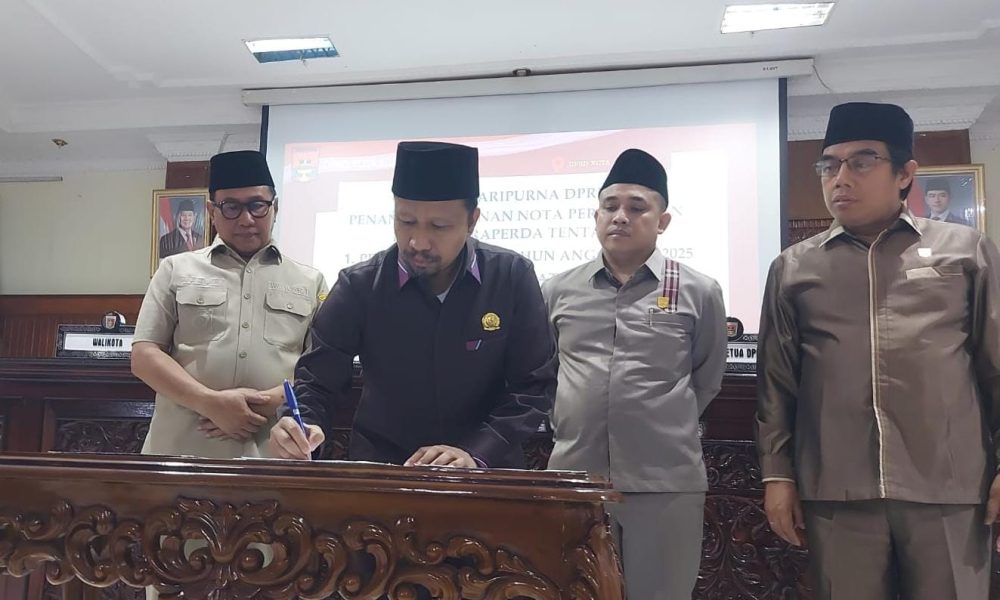 pemko-bersama-dprd-bukittinggi-tandatangani-nota-kesepakatan-bersama-perubahan-apbd-tahun-2025