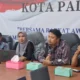 Komisi Informasi Provinsi Sumatera Barat (KI Sumbar) bersama Bawaslu Kota Padang melakukan sosialisasi terkait penguatan implementasi UU no. 14 tahun 2008 tentang Keterbukaan Informasi Publik bersama mahasiswa dan media di kantor Badan Pengawas Pemilu (Bawaslu) Kota Padang pada Rabu (10/9-2025).