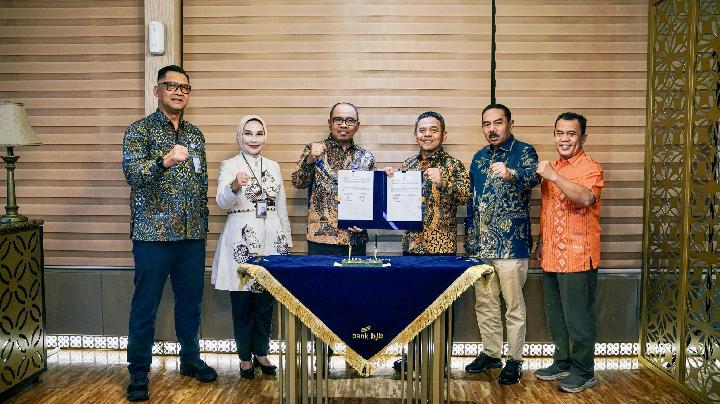 bank-bjb-dan-pt-pos-indonesia-perkuat-layanan-keuangan-dan-logistik