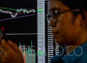 OJK Optimistis IHSG Bertahan: Target 8.200 Akhir Tahun