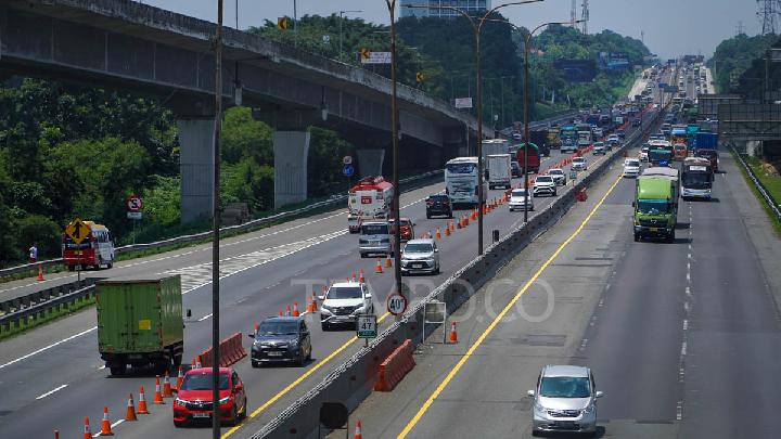 jasamarga:-waspada-kepadatan-tol-jakarta-cikampek-imbas-perbaikan-5-titik