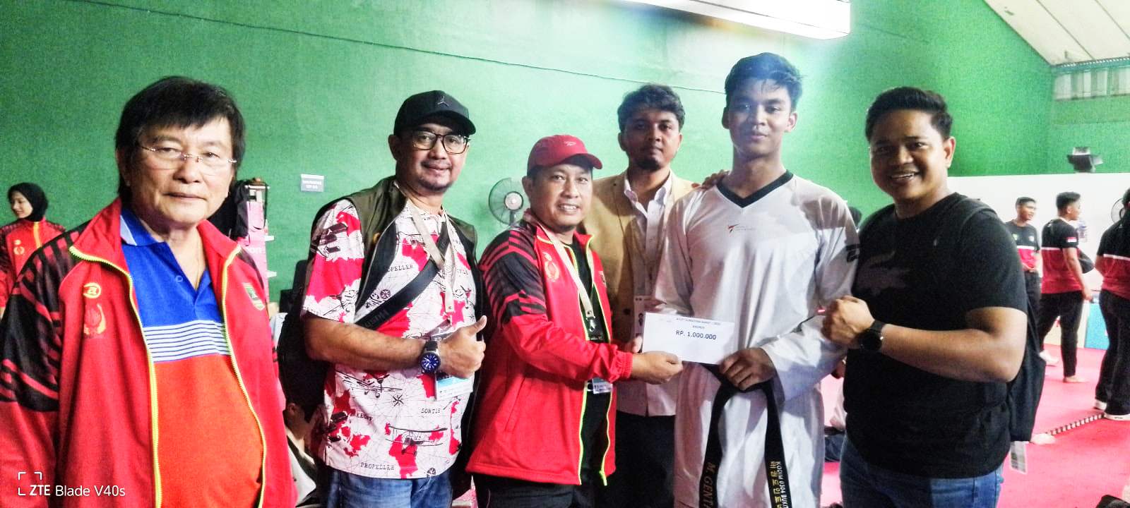 genta-raih-medali-perdana-pon-beladiri-2025,-ketua-koni-beri-bonus-spontan