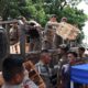 satpol-pp-padang-tertibkan-lapak-pedagang-berjualan-di-fasum
