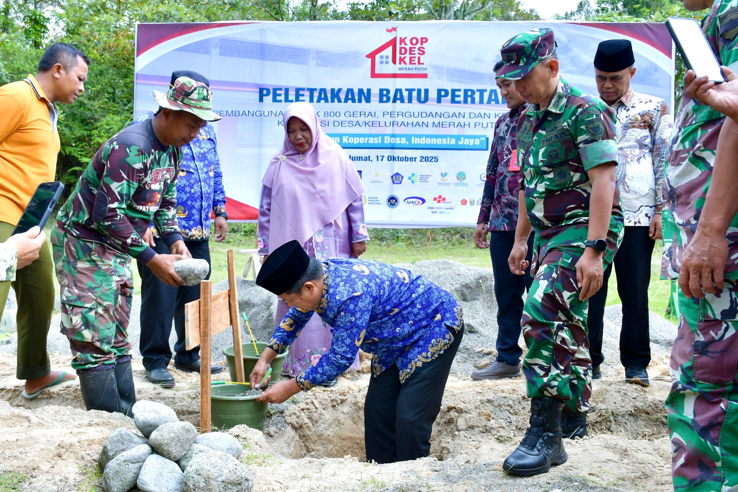 bupati-agam-hadiri-vidcon-ground-breaking-koperasi-desa-merah-putih