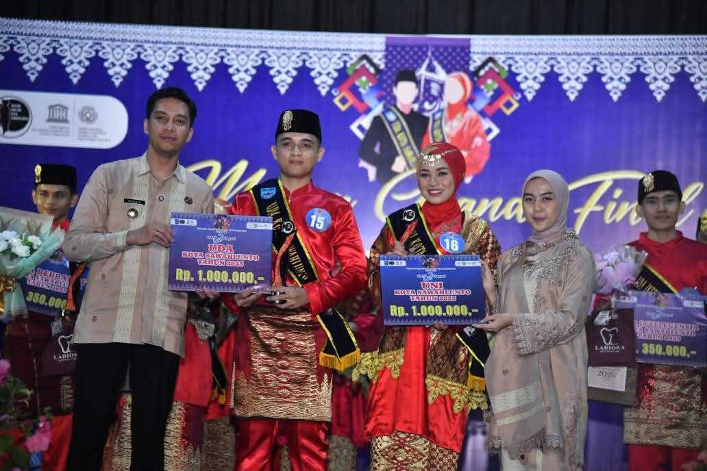tito-adriangga-dan-athifa-alya-terpilih-sebagai-uda-uni-sawahlunto-2025