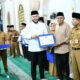 wali-kota-padang-serahkan-dana-operasional-rp724-juta-untuk-kecamatan-pauh