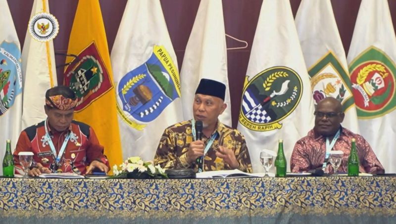 gubernur-mahyeldi-pimpin-jalannya-sidang-pemilihan-ketua-appsi-secara-aklamasi