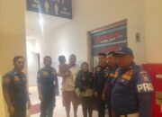 Damkar Selamatkan Dokter Terjebak Lift di Transmart Padang