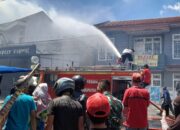 Kebakaran Hebat Landa Rumah Dekat Kantor Pajak Bukittinggi