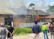 Kobaran Api Hanguskan Rumah di Koto Hilalang
