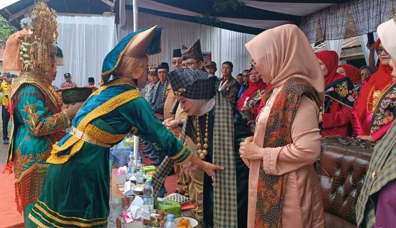 masyarakat-kuranji-hulu-gelar-festival-‘manyerak-anak-daro’
