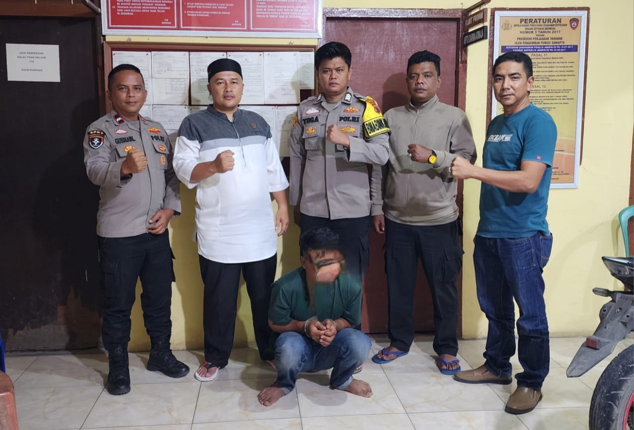 diduga-maling-motor,-seorang-pemuda-di-pessel-babak-belur-diamuk-warga