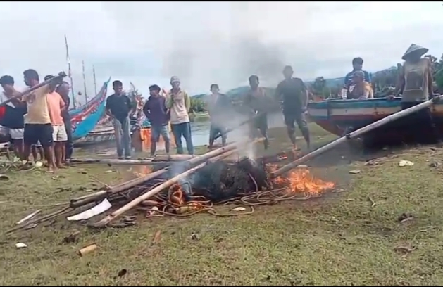 bentrok-antar-nelayan-pecah-di-perairan-muara-kandis-pessel,-diduga-akibat-penggunaan-lampara-dasar