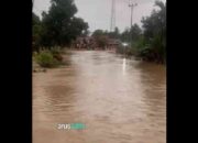 Banjir Landa, Jalan Padang-Painan Lumpuh, Pengendara Cari Alternatif