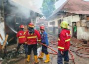 Kebakaran Hanguskan Empat Kontrakan di Alang Laweh, Padang