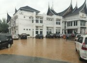 Banjir Lumpuhkan Aktivitas di Balaikota Solok