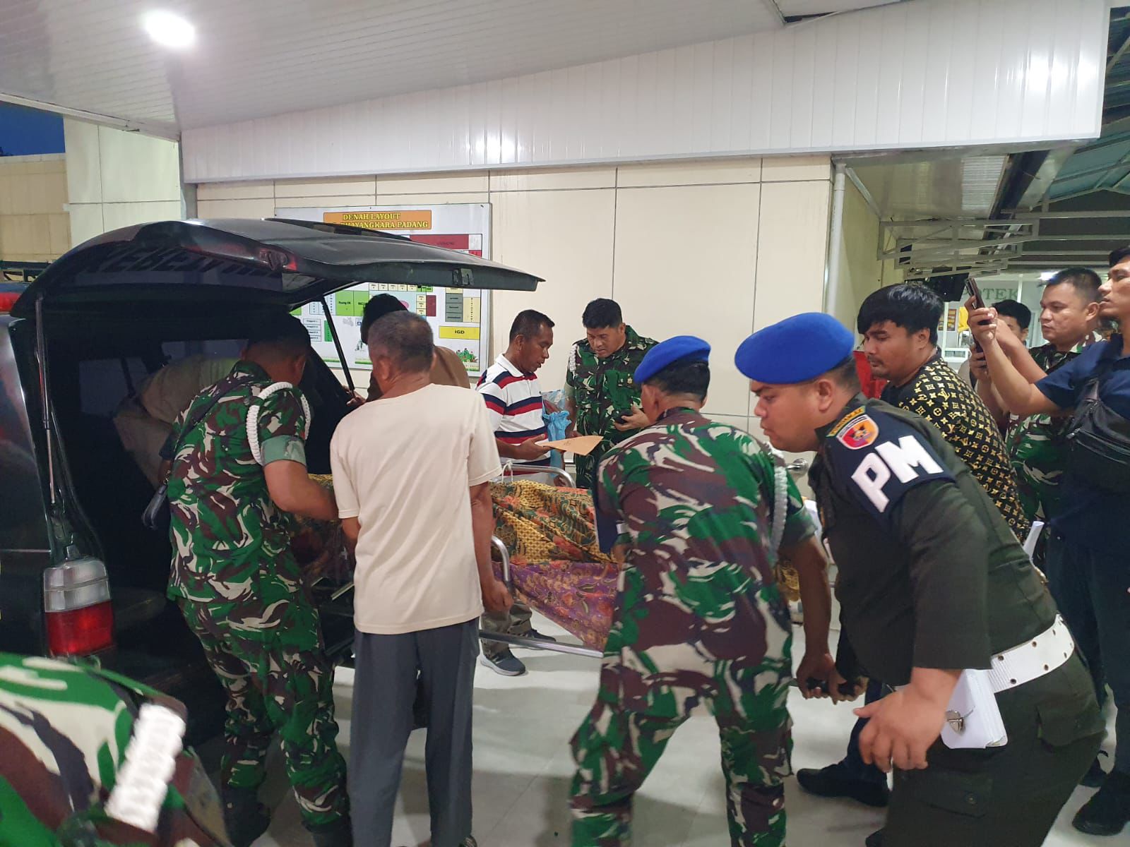 satu-prajurit-kodam-xx/tib-yang-hilang-saat-evakuasi-longsor-di-padang-panjang-ditemukan-meninggal