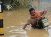Kementerian PU Salurkan Air Bersih Bantu Korban Banjir Aceh