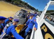 Polairud Sumbar Evakuasi Korban Banjir Bandang