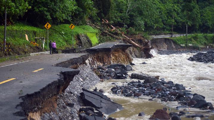banjir-padang:-kerusakan-infrastruktur-capai-rp-202,8-miliar