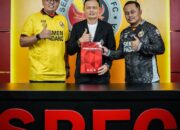 Yeyen Tumena Nahkodai Semen Padang FC sebagai Dirtek
