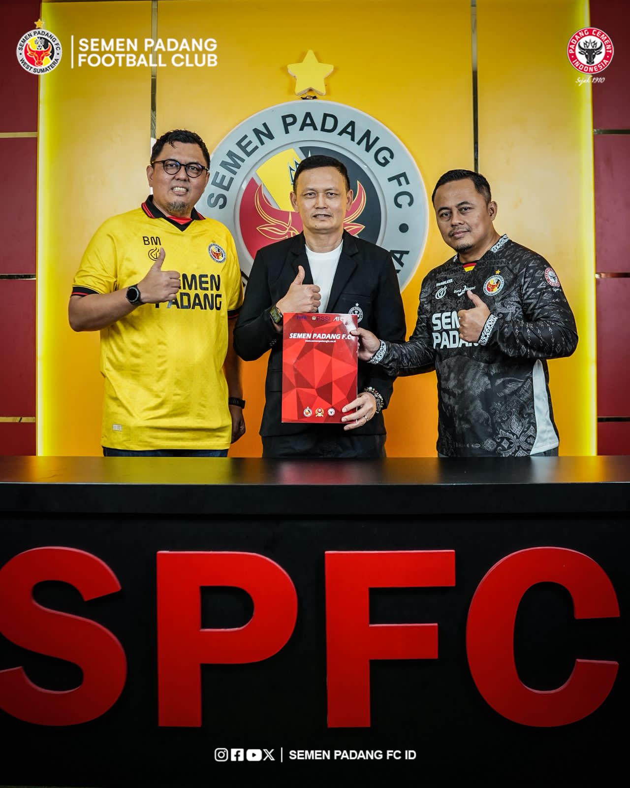 semen-padang-fc-resmi-tunjuk-yeyen-tumena-sebagai-direktur-teknik,-harapan-baru-untuk-kebangkitan-tim