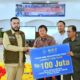 pemko-padang-terima-rp100-juta-dan-ratusan-kasur-untuk-percepatan-pemulihan-bencana