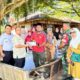 ketua-dprd-padang-serahkan-bantuan-tunai-untuk-9-keluarga-korban-banjir-di-batang-kabung