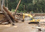 KLHK Usut Asal Kayu Gelondongan di Banjir Sumatera
