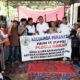peduli-korban-banjir-bandang,-perantau-pauh-sambilan-&-mgc-salurkan-bantuan-uang-tunai 