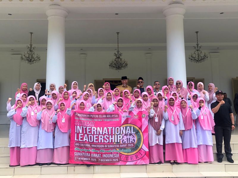 gubernur-sumbar-terima-kunjungan-ppim-terengganu-dalam-program-pertukaran-pelajar
