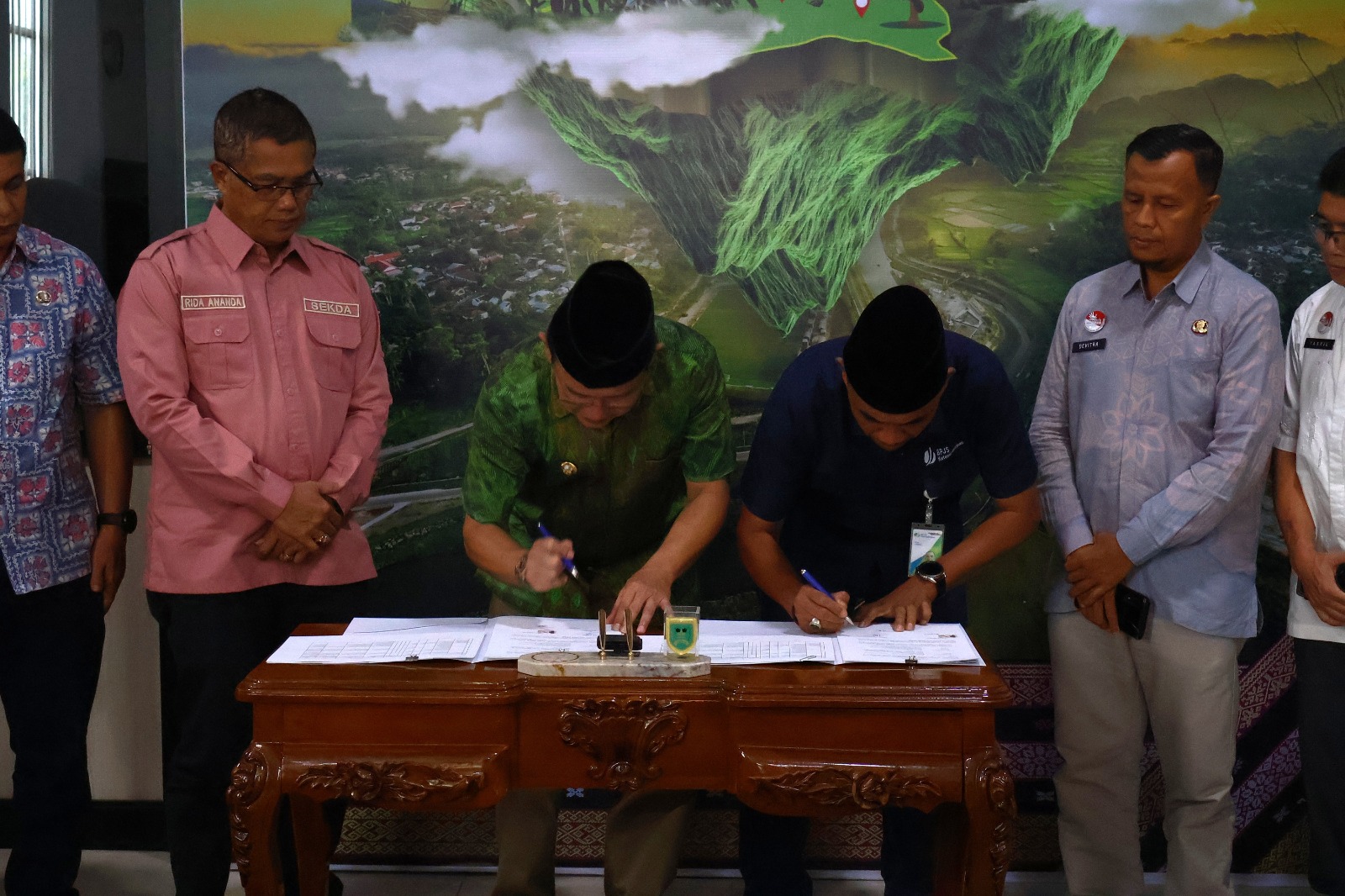 mou-dengan-bpjs-ketenagakerjaan,-payakumbuh-pastikan-jaminan-sosial-bagi-pekerja-rentan