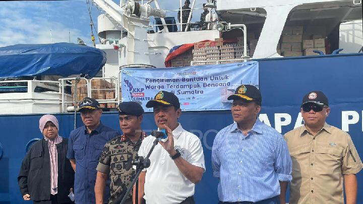 kkp-kerahkan-30-kapal-untuk-bantuan-ke-bencana-sumatera