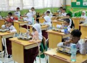 Siswa SDN Sawahan Nikmati Makan Bergizi Gratis