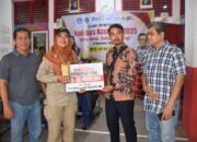Dwi Soetjipto Ulurkan Tangan, Bantu Korban Banjir Pauh