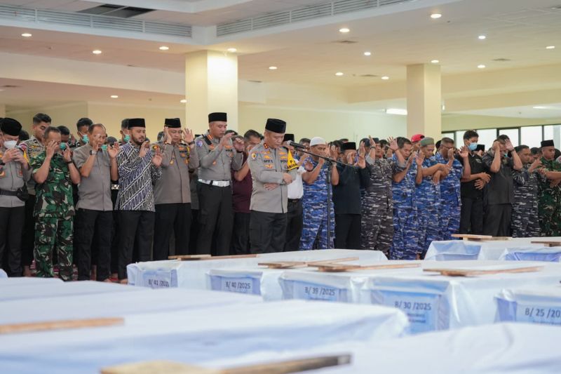24-jenazah-tanpa-identitas-korban-bencana-dikuburkan