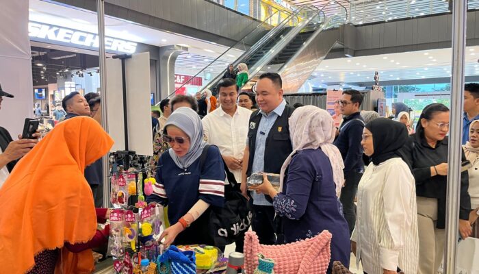 Festival Sumbar Pacu UMKM, Salurkan Bantuan Bencana