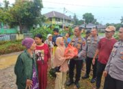 Polsek Tarusan Salurkan Bantuan Sembako Korban Banjir Pesisir Selatan